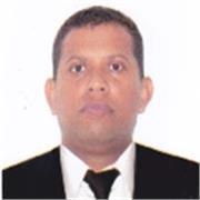 Profesor con más de 15 años de graduado. Director de varias empresas exitosas y un Máster en Administración Digital de Empresas.